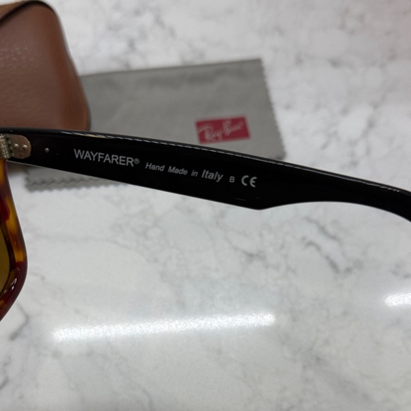 Ray-Ban Brown Tortoise Sunglasses with Case, Original Wayfarer “Vintage” - Picture 8 of 8